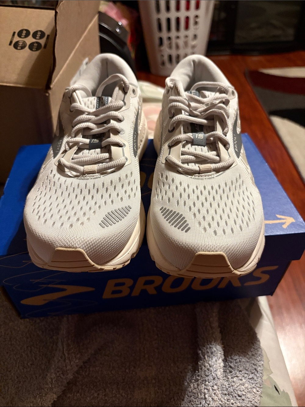 Brooks Women’s Running Shoes - Cream and Light Gray